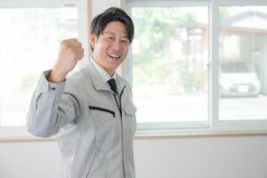 作業服の男性
